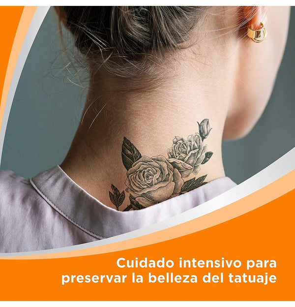 Tatuaje de rosas en la nuca: cuidado intensivo para preservar la belleza del tatuaje con Bepanthol Tattoo