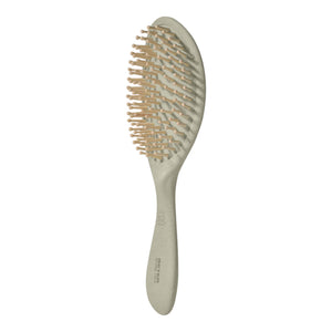 Detalle de las púas de madera del cepillo neumático Natural Fiber de Beter