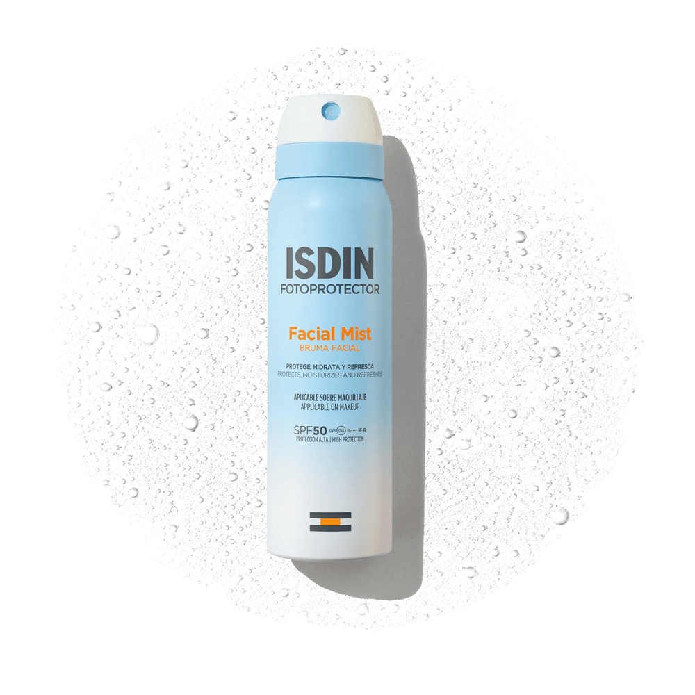 Protector Solar Facial SPF50 en Bruma 100ml de ISDIN junto a su textura
