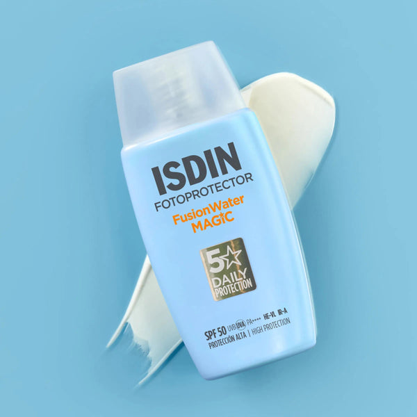 Protector Solar Facial SPF50 Fusion Water Magic 50ml de ISDIN en uso