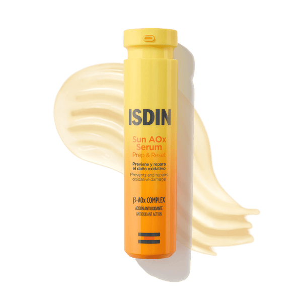 Sérum Antioxidante Prep&Reset Sun AOX 30ml de ISDIN junto a su textura