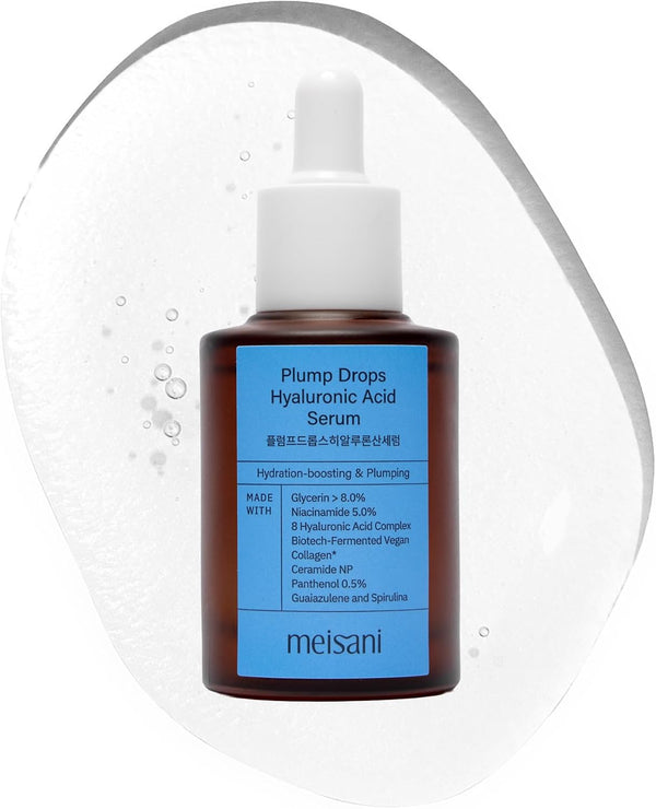 Frasco del sérum Plump Drops de Meisani sobre su textura acuosa