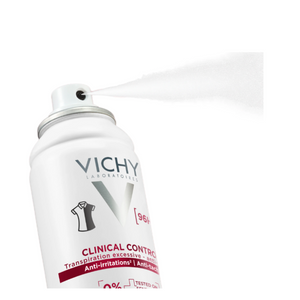 Espray Vichy Clinical Control 96h pulverizando