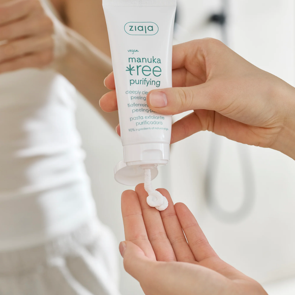 Pasta exfoliante de manuka de Ziaja, imagen de uso