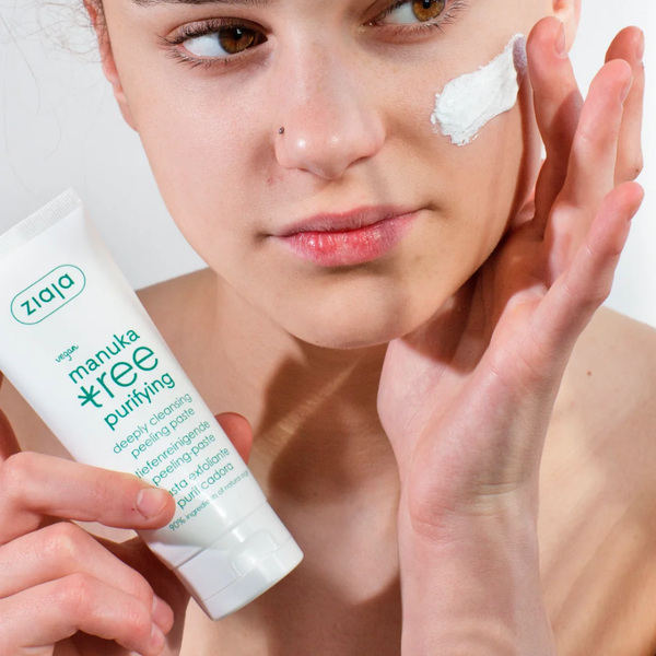 Pasta exfoliante de manuka de Ziaja, detalle del producto