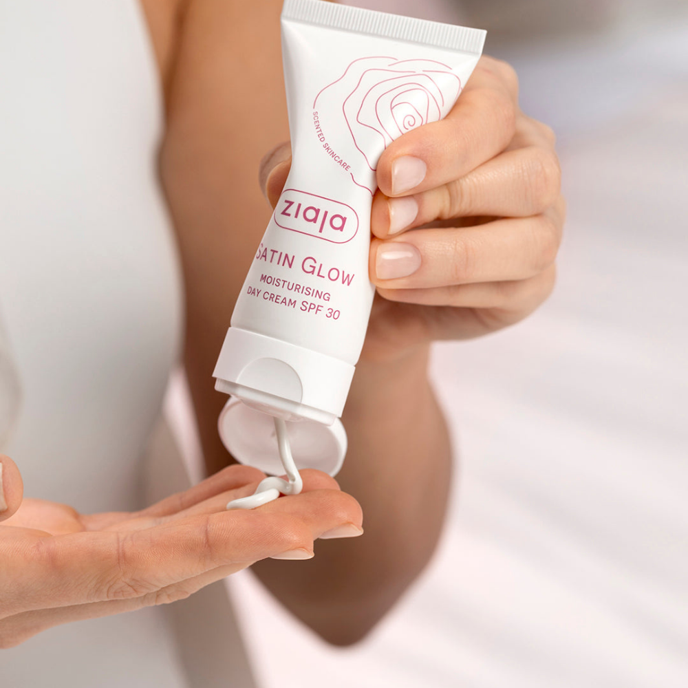 Crema de día SPF 30 Ziaja Satin Glow 50 ml, tubo
