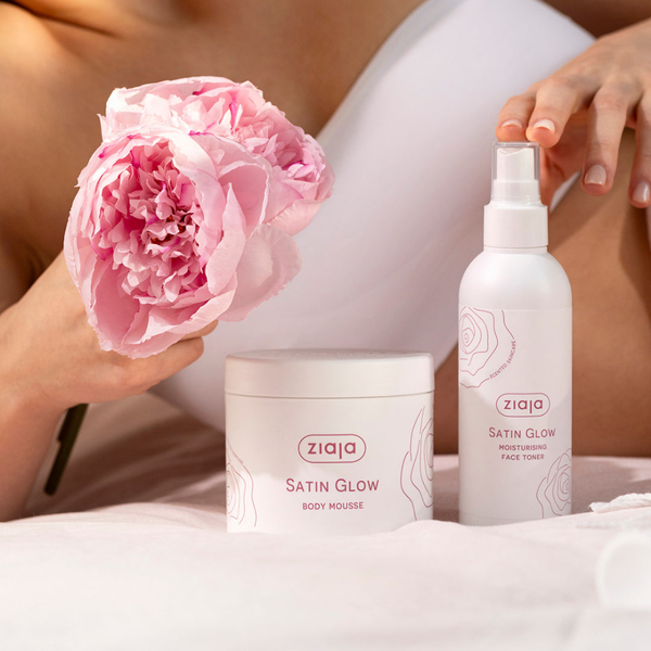 Mousse corporal y tónico facial de la línea Ziaja Satin Glow